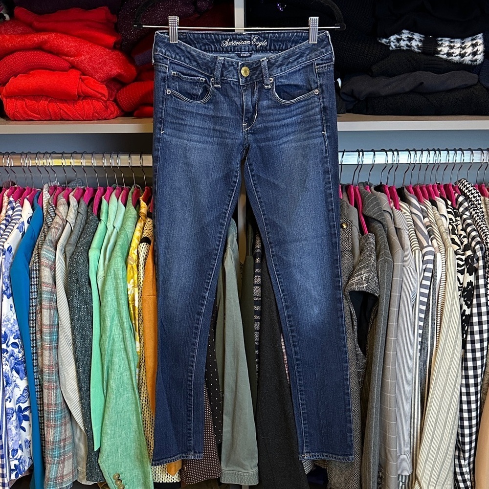American Eagle blue low rise skinny stretch 4 pocket jeans size 2